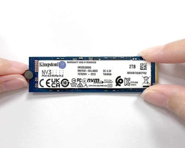 D-Link DSP-411 USB-C 4.0 M.2 NVMe SSD Enclosure 