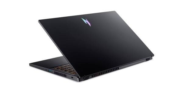Acer Nitro V 15/ ANV15-42-R6RS/ R7-7445HS/ 15, 6"/ FHD/ 16GB/ 1TB/ RTX 4050/ bez OS/ Black/ 2R 