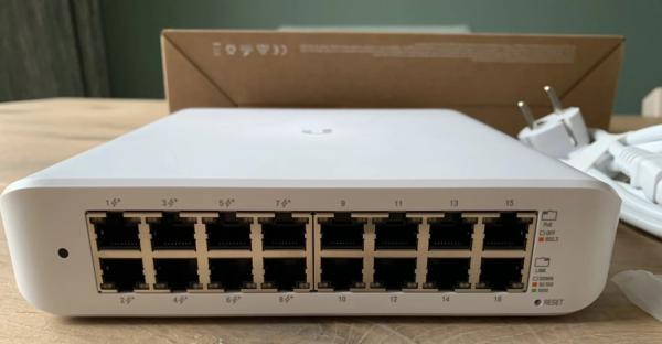 Ubiquiti USW-Lite-16-PoE 