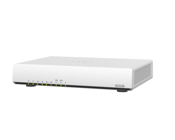 QNAP Wi-Fi 6 SD-WAN router QHora-301W (4x GbE / 2x 10GbE / 2x USB 3.2 / 8 interných antén)