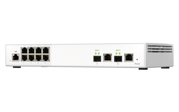 QNAP riadený switch QSW-M2108-2C (8x 2, 5GbE RJ45 a 2x kombinované 10GbE SFP+ / RJ-45) 