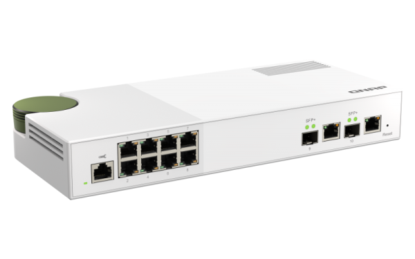 QNAP riadený switch QSW-M2108-2C (8x 2, 5GbE RJ45 a 2x kombinované 10GbE SFP+ / RJ-45) 