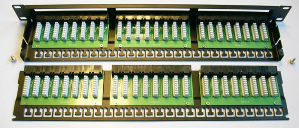 DATACOM Patch panel 48p. Cat5e 1U BK 8x6p. Modul, UTP, 19" 