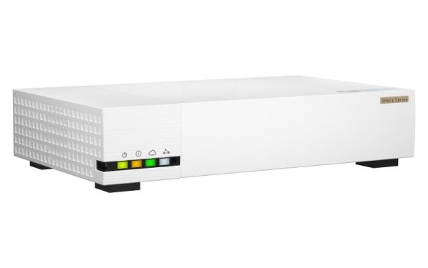 QNAP SD-WAN router QHora-322 (4jádrový procesor, 4GB DDR4 RAM, 6x 2, 5GbE, 3x 10GbE, 1x USB 3.2 Gen1) 