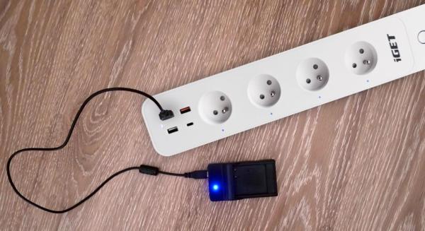 iGET HOME Power 4 USB - WiFi chytrá prodlužka 4x 230V + 4x USB, samostatná, měření spotřeby, 3680W 