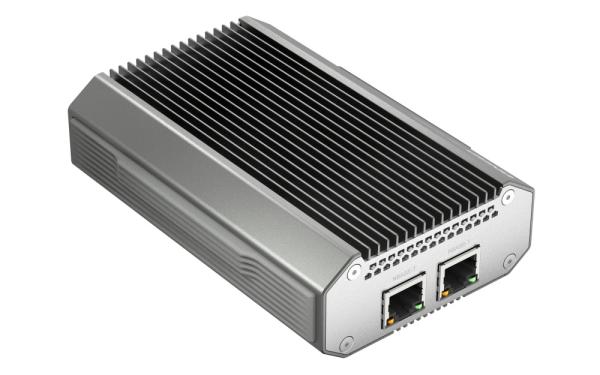 QNAP QNA-UC10G2T - adaptér USB-C 4 (podpora Thunderbolt 3 a 4) na 2x 10GbE NBASE-T (pasívne chladenie) 