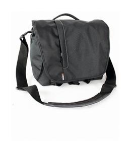 BRAUN taška KENORA 330 (31x14x24, 5 cm, černá)