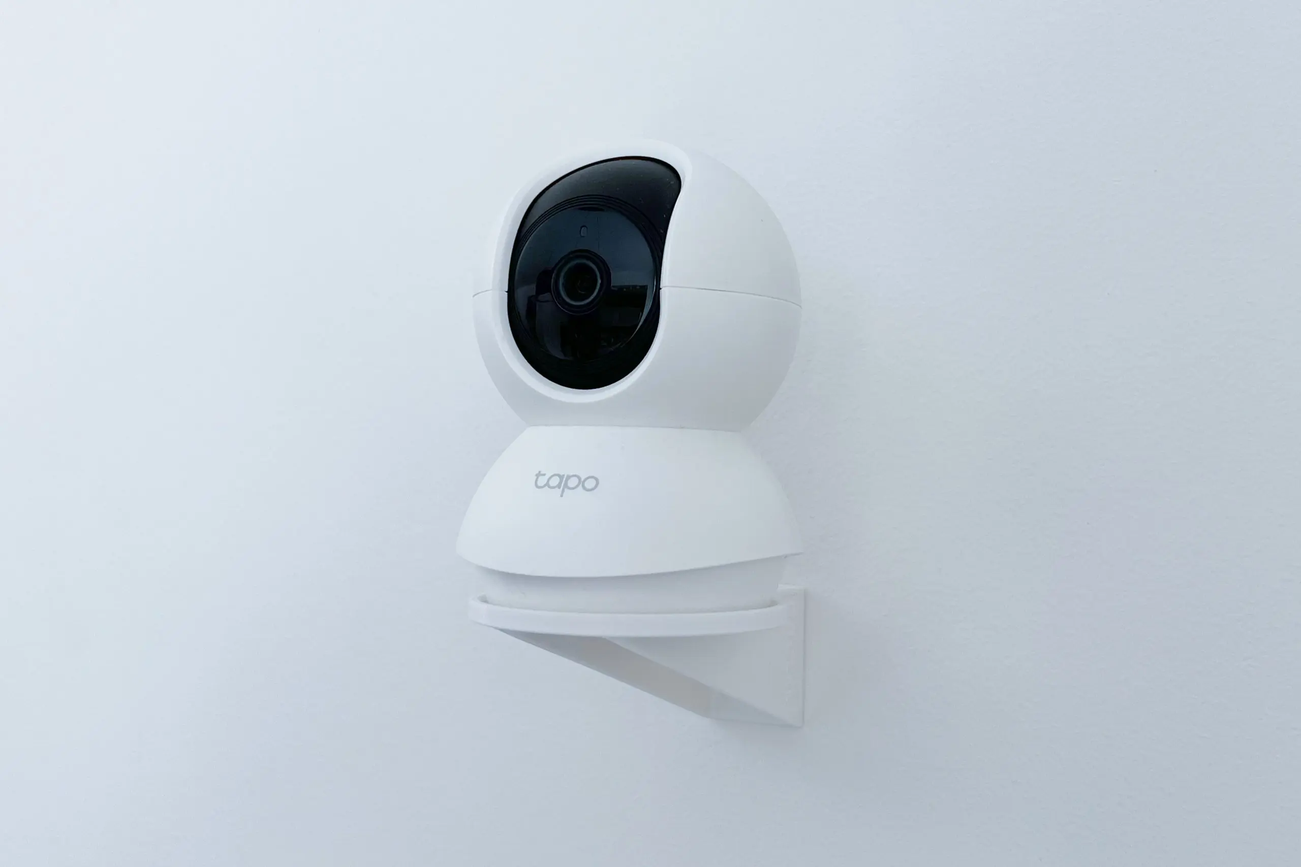TP-LINK držiak pre Tapo C200/ C210 na stenu biely 