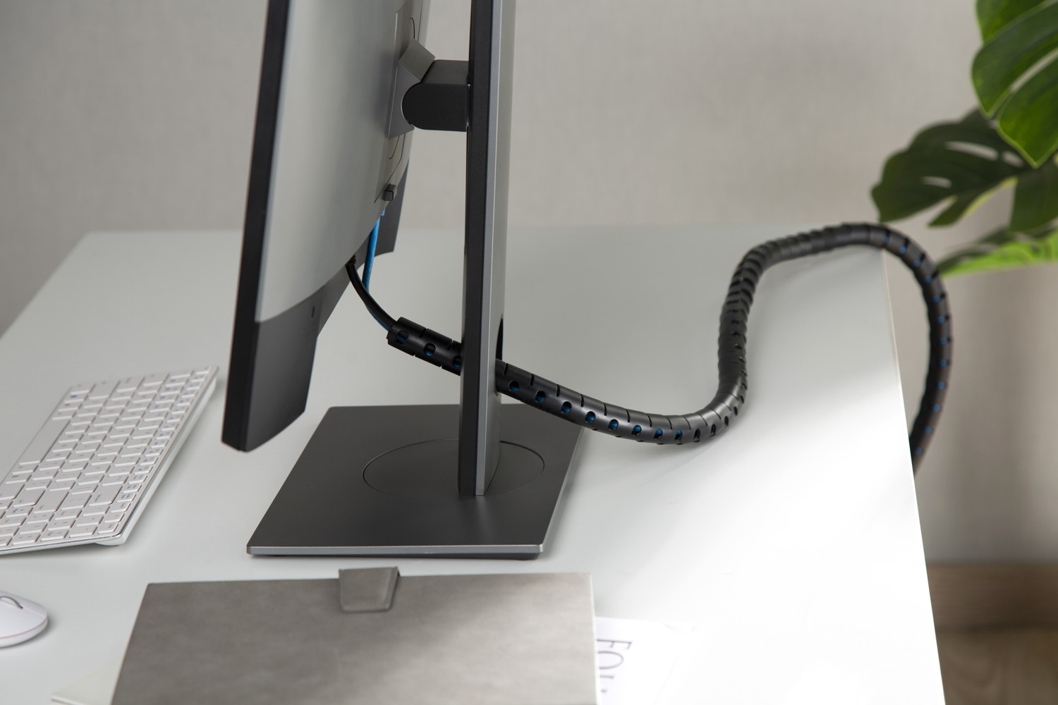 EVOLVEO CableHold, organizér káblov, 2, 5 m x 2 cm, samosvorný, čierny 