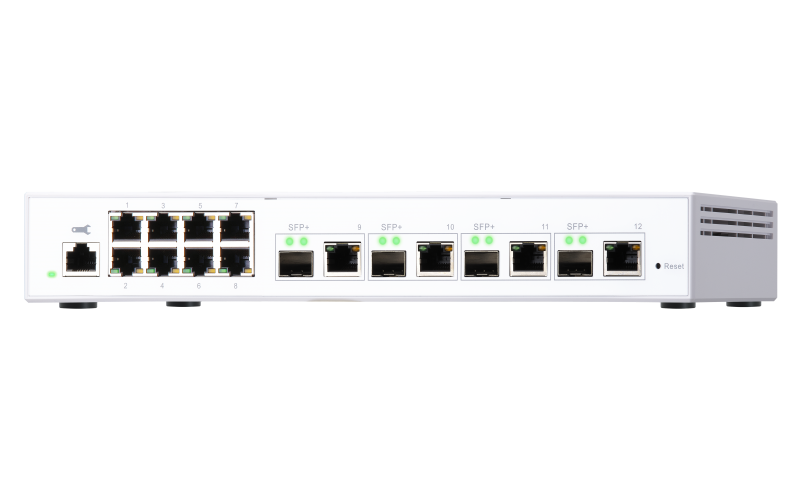 QNAP riadený switch QSW-M408-4C (12 portov: 8x Gigabit port + 4x 10G SFP+ / 10GbE kombo porty) 