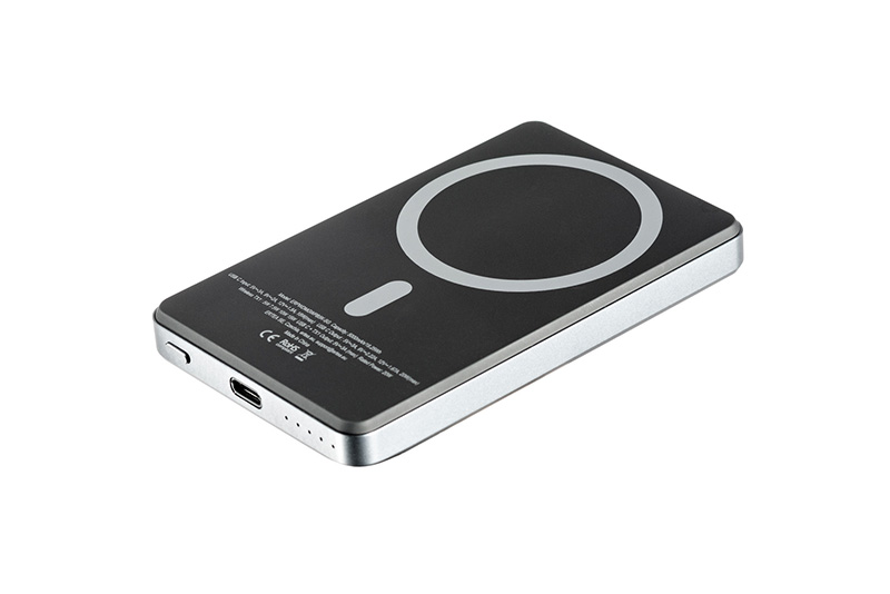 MagSafe Dual Powerbank 5000mAh s USB-C 