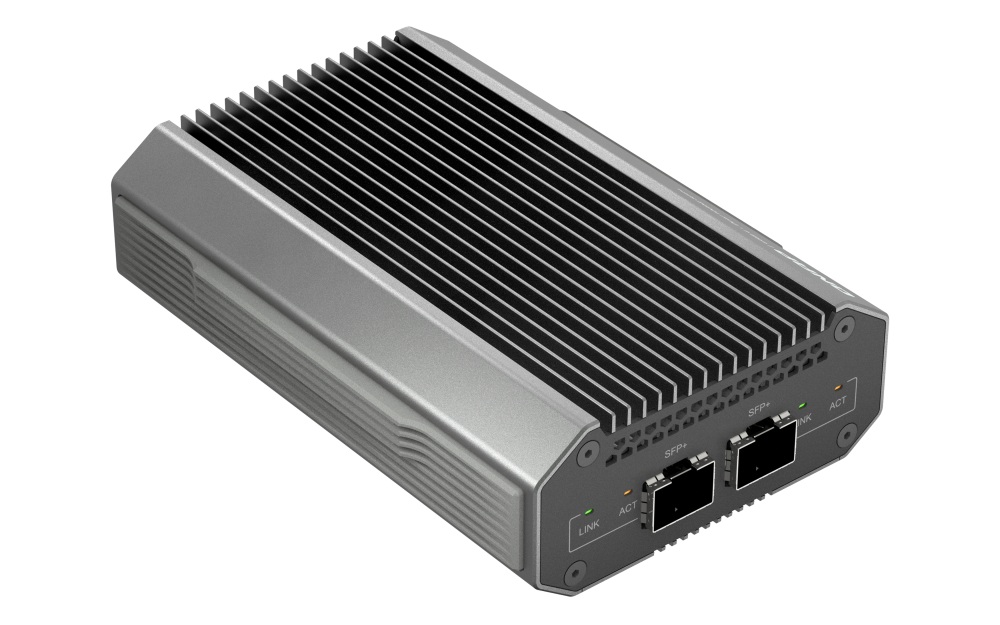 QNAP QNA-UC10G1SF- adaptér USB-C 4 (podpora Thunderbolt 3 a 4) na 2x 10GbE SFP+ (pasívne chladenie) 