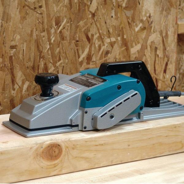 Makita 1806B velkoplošný hoblík5