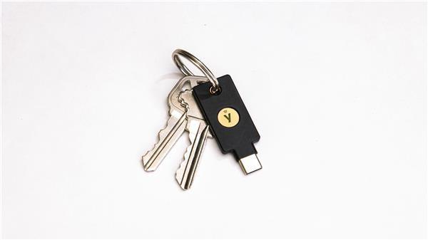 YubiKey 5C NFC - USB-C, kľúč/token s viacfaktorovým overovaním (NFC), podporou OpenPGP a čipových kariet (2FA)9