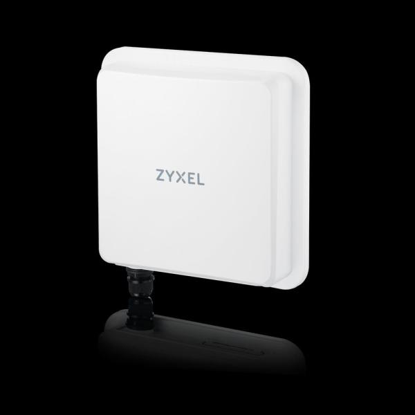 Zyxel FWA710,  5G Outdoor Router, Standalone/ Nebula with 1 year Nebula Pro License