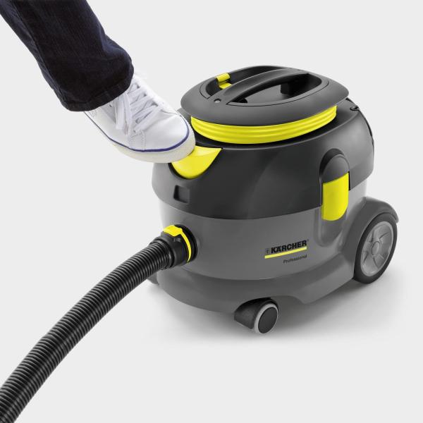 Karcher T 12/ 1 víceúčelový vysavač,  700 W,  12 l,  60 dB,  43 l/ s,  suché vysávání,  šestinásobný filtrační systém0