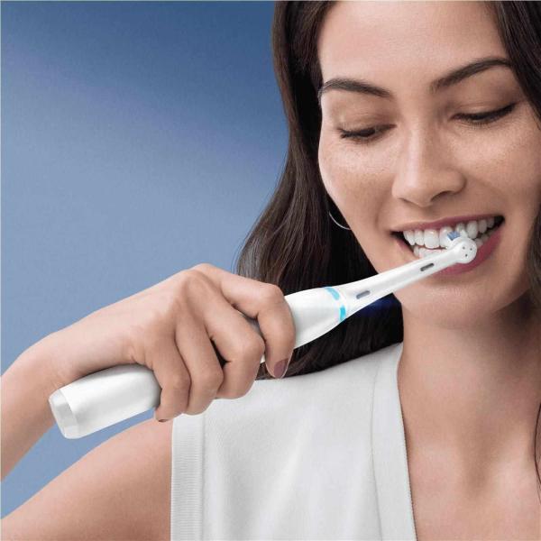 Oral-B iO Series 8 White Alabaster elektrický zubní kartáček,  magnetický,  6 režimů,  časovač,  tlakový senzor,  pouzdro3