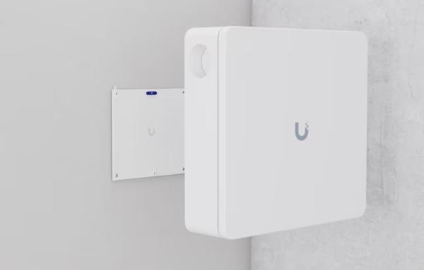 UBNT Enterprise Access Hub2