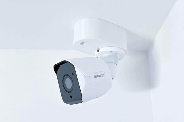 Synology D-SBC500-C - Držák pro kameru Synology BC500 na stěnu i strop