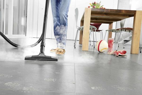 Karcher SV 7 parní vysavač,  2200 W,  HEPA filtr a vodní filtr,  regulace množství páry,  systém dvou nádrží9