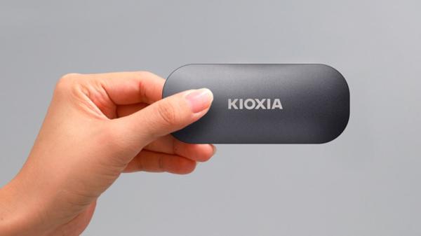 KIOXIA Externí SSD 500GB EXCERIA PLUS,  USB-C 3.2 Gen2,  R:1050/ W:1000MB/ s1