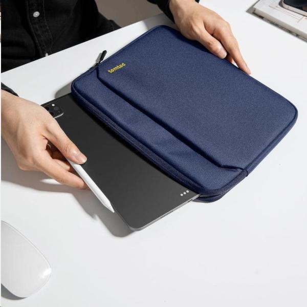 tomtoc Sleeve - 12, 9" iPad Pro,  tmavě modrá7