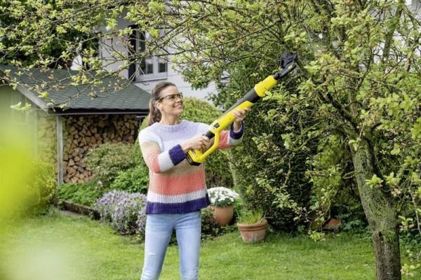 Karcher TLO 18-32 nůžky na větve,  gumová rukojeť,  stříhací síla 250 Nm,  hák na větve,  čepele z oceli (bez baterie)2