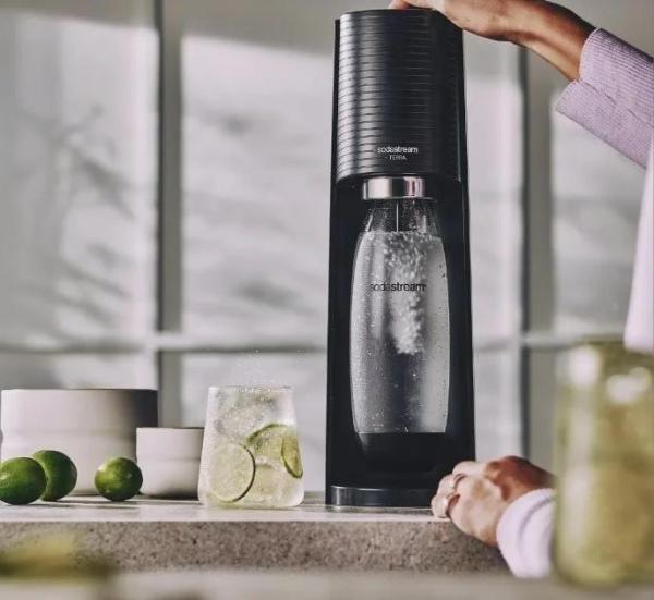 BAZAR - SodaStream Terra Black výrobník sody,  mechanický,  1l láhev SodaStream Fuse,  bombička s CO2,  černý - Poškozený ob3