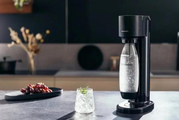 BAZAR - SodaStream Gaia Titan výrobník sody, mechanický, 1l láhev SodaStream Fuse, bombička s CO2, černý - Poškozený oba3