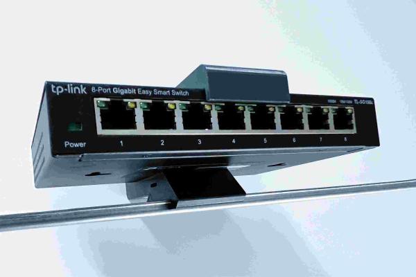TP-Link D-TPDIN158 Držák na DIN lištu pro SG108xx, SF1006P, ER605, RP108GE, šedý4