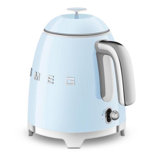 Smeg KLF05PBEU mini rychlovarná konvice, 0,8 l / 3 šálky, 1400 W, styl 50. let, pastelově modrá5