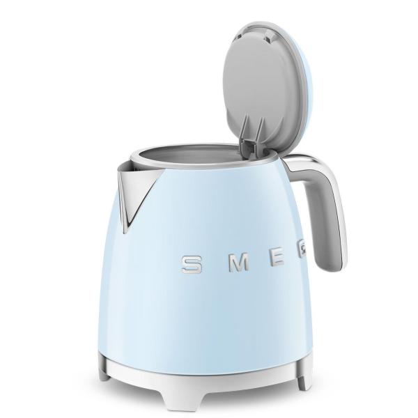 Smeg KLF05PBEU mini rychlovarná konvice, 0,8 l / 3 šálky, 1400 W, styl 50. let, pastelově modrá7