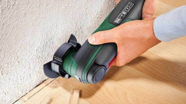 BOSCH PMF 220 CE multifunkční nářadí,  220 W,  15.000 – 20.000 ot/ min,  úhel oscilace 2, 8 °2