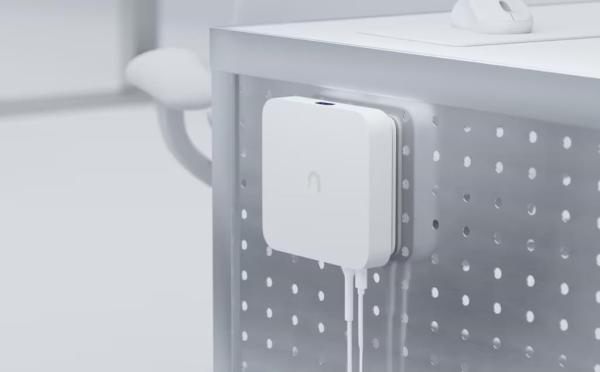 UBNT UACC-FM-17cm,  držák na zeď3