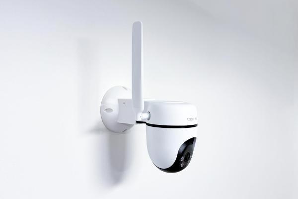 TP-LINK držák/ stojan pro kamery Tapo C501GW na stěnu,  bílý s krytkou kabelů (1ks)4
