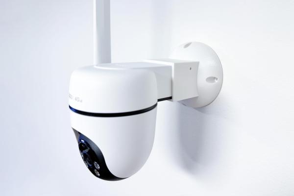 TP-LINK držák/ stojan pro kamery Tapo C501GW na stěnu,  bílý s krytkou kabelů (1ks)5