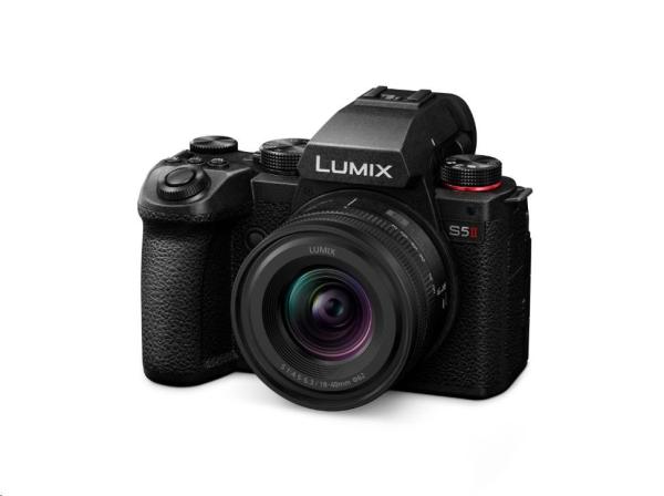 Panasonic Lumix S5 II Lumix S 18-40mm1