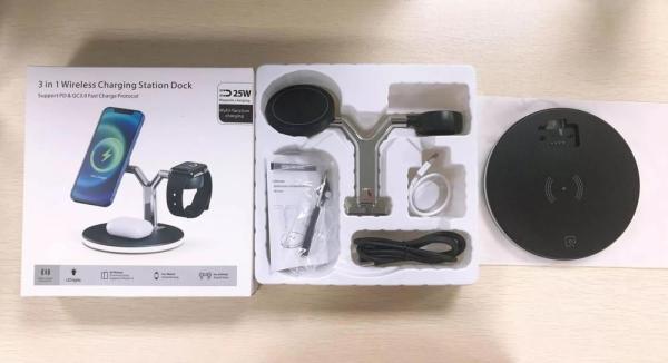 BAZAR - 1stCOOL bezdrátová QI nabíjecí stanice 3v1,  MagSafe kompatibilní - Po opravě3