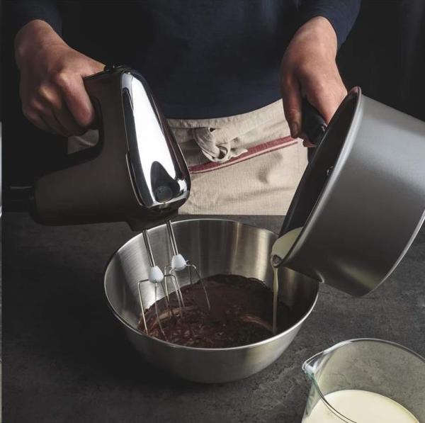 Tefal Powermix Silent HT650E38 ruční mixér,  600 W,  variabilní přepínač rychlosti,  pulzní funkce5