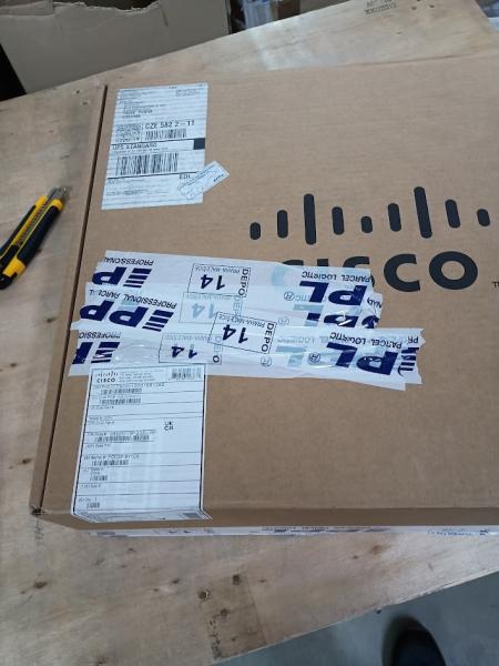 BAZAR - Cisco switch CBS250-16P-2G (16xGbE,2xSFP,16xPoE+,120W,fanless) - REFRESH - poškozený obal1