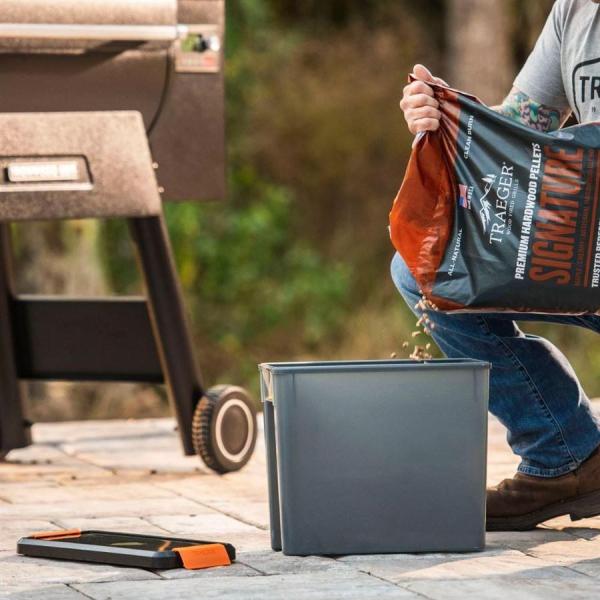 Traeger StayDRY zásobník na pelety a víko4
