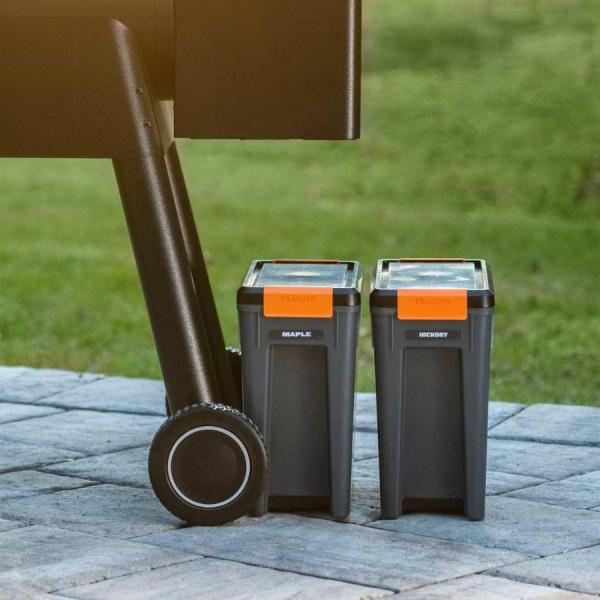 Traeger StayDRY zásobník na pelety a víko6