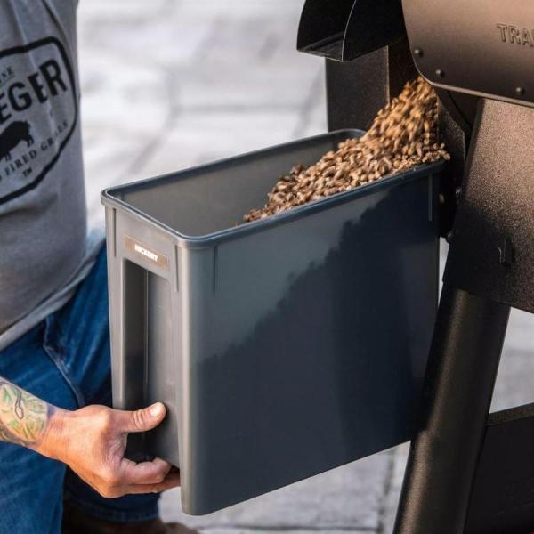 Traeger StayDRY zásobník na pelety a víko7