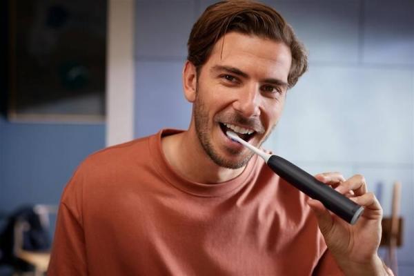 Philips Sonicare 6500 Gentle clean sada elektrických zubních kartáčků,  2 kusy,  černá a bílá3