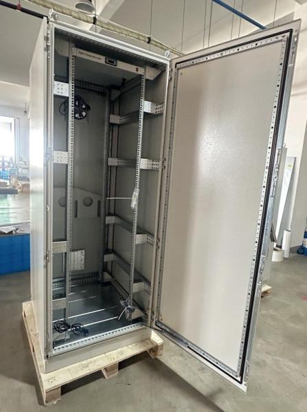 XtendLan 19" venkovní stojanový rozvaděč 42U 800x1000,  krytí IP54,  nosnost 1600kg,  podstavec,  ventilace,  termostat,  šedý3