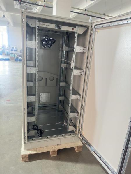 XtendLan 19" venkovní stojanový rozvaděč 42U 800x1000,  krytí IP54,  nosnost 1600kg,  podstavec,  ventilace,  termostat,  šedý4