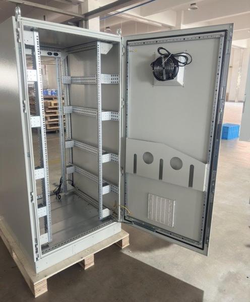 XtendLan 19" venkovní stojanový rozvaděč 42U 800x1000,  krytí IP54,  nosnost 1600kg,  podstavec,  ventilace,  termostat,  šedý5