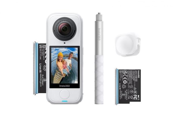 Insta360 X4 Air Starter Bundle akční kamera,  Bílá,  8K /  30fps,  4K/  až 60fps,  6osý gyroskop,  360°,  Active HDR,  vodotěsná