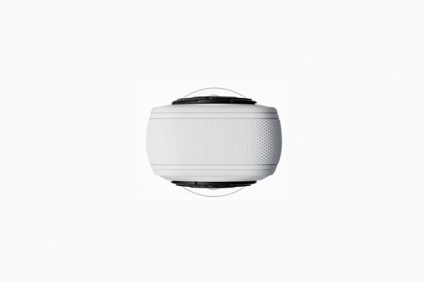 Insta360 X5 akční kamera,  bílá,  8K 360° video,  triple AI čip,  vodotěsnost do 15 m,  6osá stabilizace,  2400 mAh baterie0