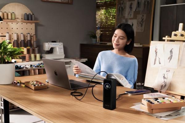 EcoFlow RAPID Power Banka (25000mAh, 170W) 2x100W vestavěný USB-C kabel - černá4